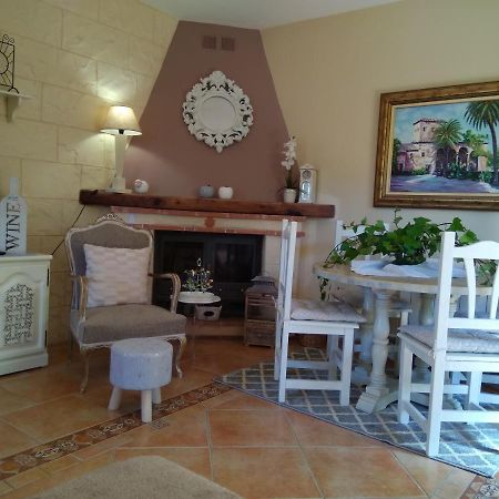 Laurel De La Reina Bed & Breakfast - Boutique Ла-Субия Экстерьер фото